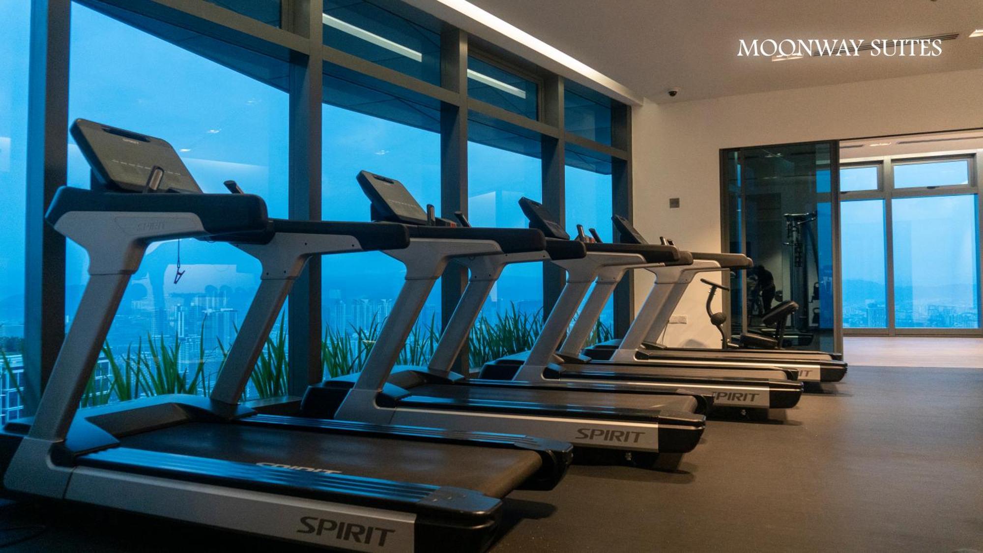 Moonway Suites At Eaton Klcc Куала Лумпур Екстериор снимка