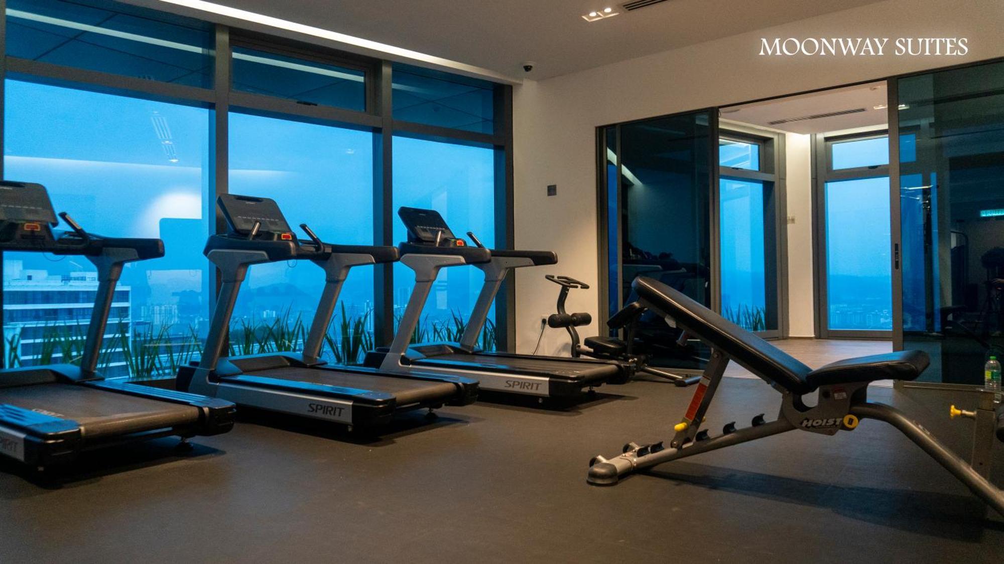 Moonway Suites At Eaton Klcc Куала Лумпур Екстериор снимка
